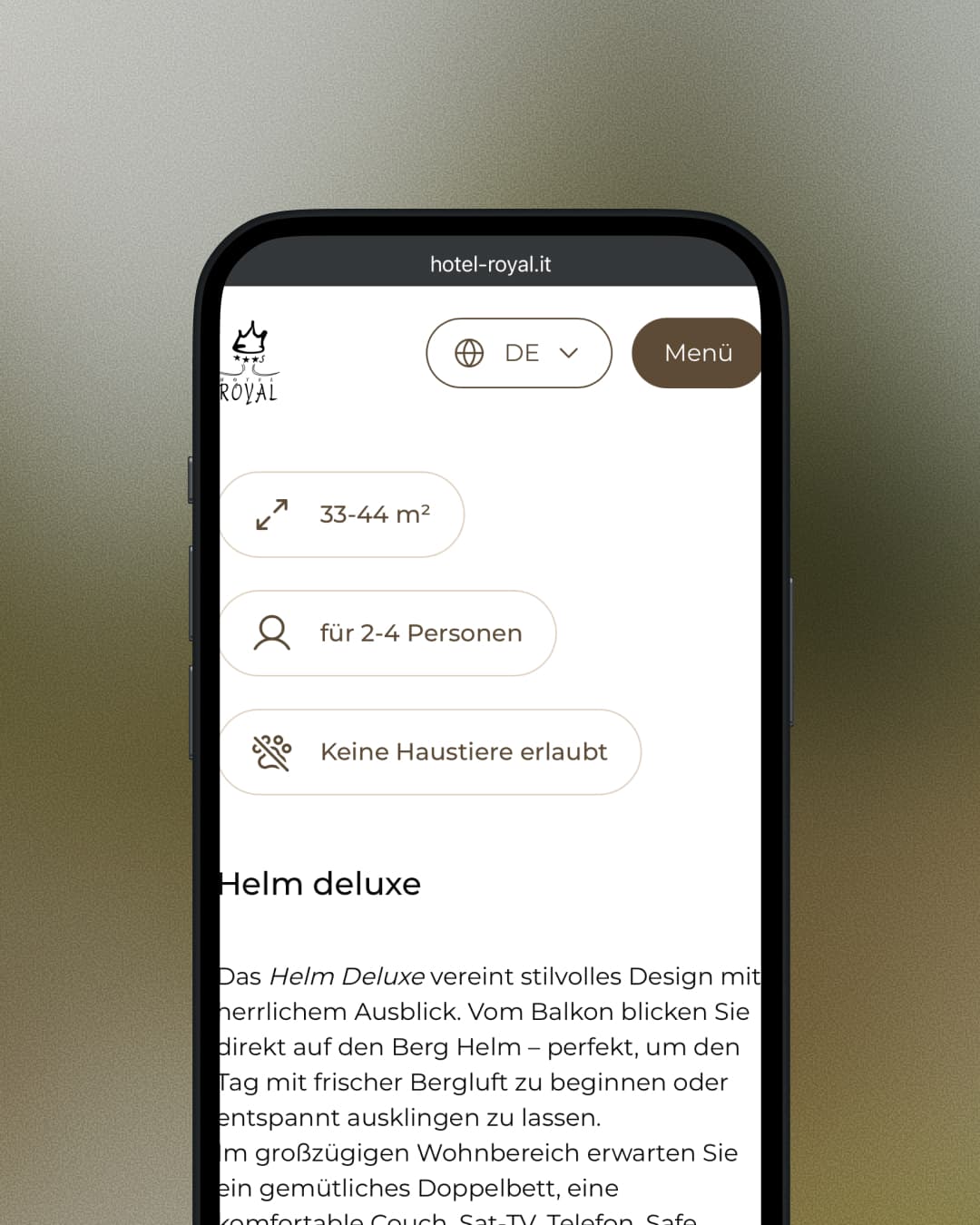 Mobile Zimmerbeschreibung „Helm deluxe“ des Hotels Royal mit Symbolen für 33–44 m², zwei bis vier Personen und ein Haustierverbot.